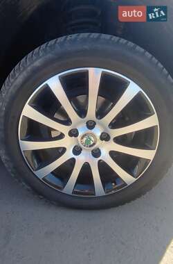 Внедорожник / Кроссовер Skoda Yeti 2012 в 