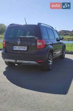 Внедорожник / Кроссовер Skoda Yeti 2012 в 