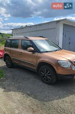 Позашляховик / Кросовер Skoda Yeti 2014 в 