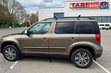 Позашляховик / Кросовер Skoda Yeti 2016 в 