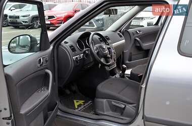 Позашляховик / Кросовер Skoda Yeti 2011 в 