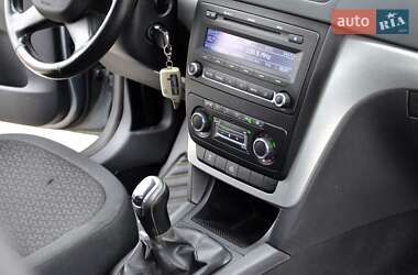 Позашляховик / Кросовер Skoda Yeti 2011 в 