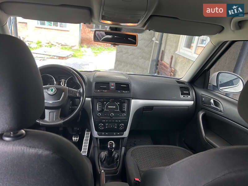 Внедорожник / Кроссовер Skoda Yeti 2011 в Полтаве