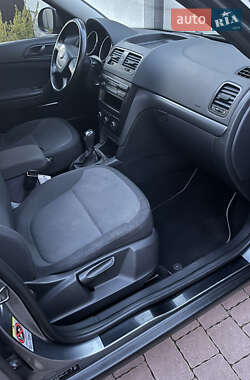 Внедорожник / Кроссовер Skoda Yeti 2010 в 