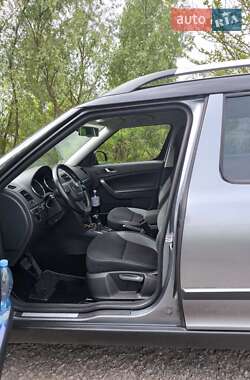 Внедорожник / Кроссовер Skoda Yeti 2013 в 