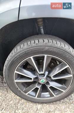 Внедорожник / Кроссовер Skoda Yeti 2013 в 