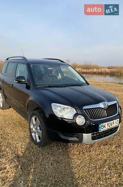 Внедорожник / Кроссовер Skoda Yeti 2010 в Заречном