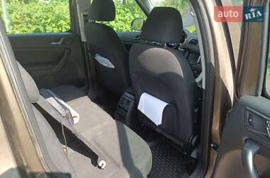 Внедорожник / Кроссовер Skoda Yeti 2015 в 