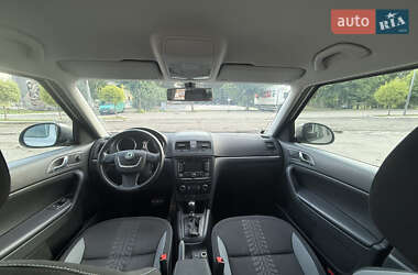 Позашляховик / Кросовер Skoda Yeti 2013 в 