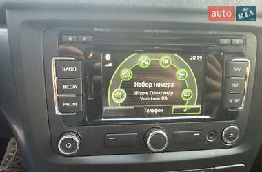 Позашляховик / Кросовер Skoda Yeti 2013 в 