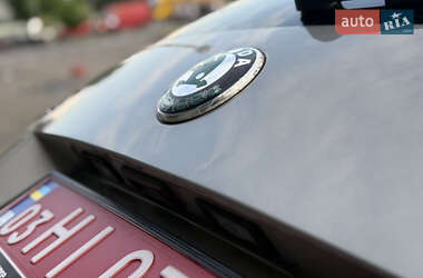 Позашляховик / Кросовер Skoda Yeti 2013 в 