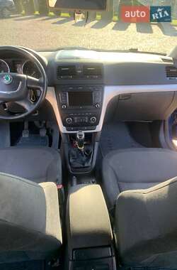 Внедорожник / Кроссовер Skoda Yeti 2011 в 