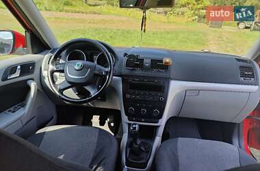 Внедорожник / Кроссовер Skoda Yeti 2012 в 