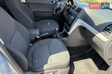 Внедорожник / Кроссовер Skoda Yeti 2012 в 