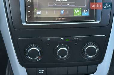 Внедорожник / Кроссовер Skoda Yeti 2012 в Киеве