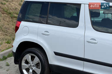 Внедорожник / Кроссовер Skoda Yeti 2016 в 