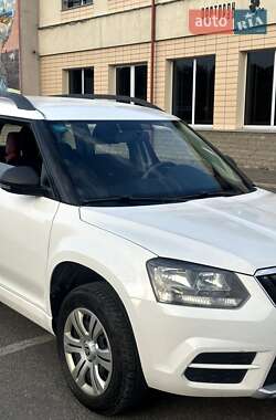 Внедорожник / Кроссовер Skoda Yeti 2015 в 