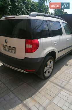Внедорожник / Кроссовер Skoda Yeti 2011 в 