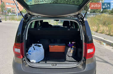 Внедорожник / Кроссовер Skoda Yeti 2012 в 