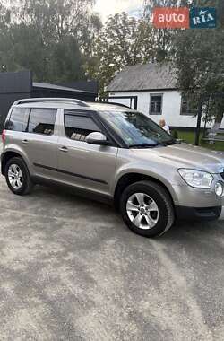 Внедорожник / Кроссовер Skoda Yeti 2013 в Киеве
