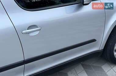 Внедорожник / Кроссовер Skoda Yeti 2010 в 