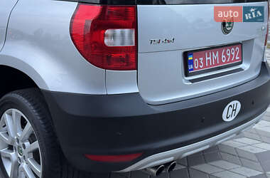 Внедорожник / Кроссовер Skoda Yeti 2010 в 