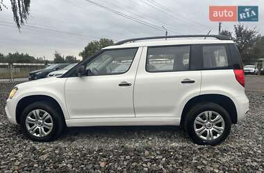 Внедорожник / Кроссовер Skoda Yeti 2015 в 
