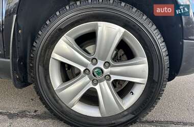 Позашляховик / Кросовер Skoda Yeti 2009 в 