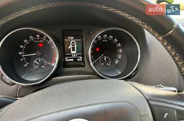 Внедорожник / Кроссовер Skoda Yeti 2011 в 