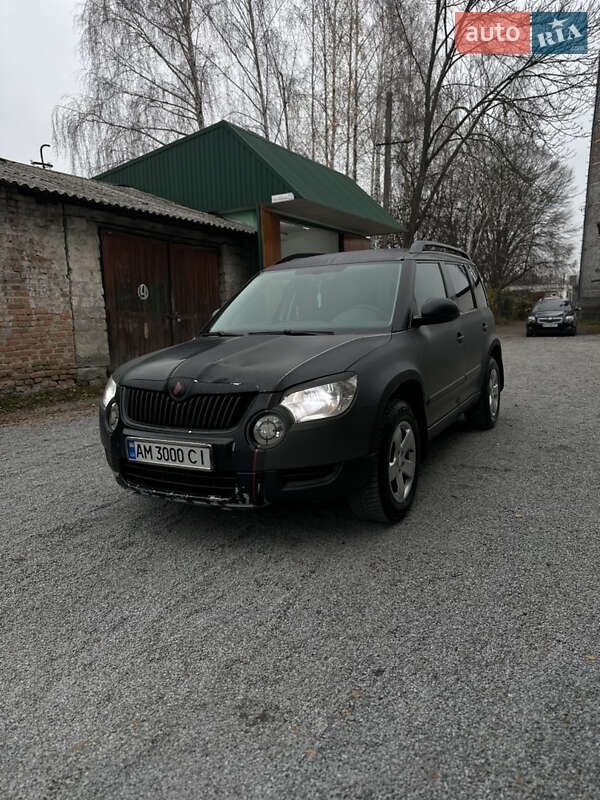 Внедорожник / Кроссовер Skoda Yeti 2013 в Звягеле