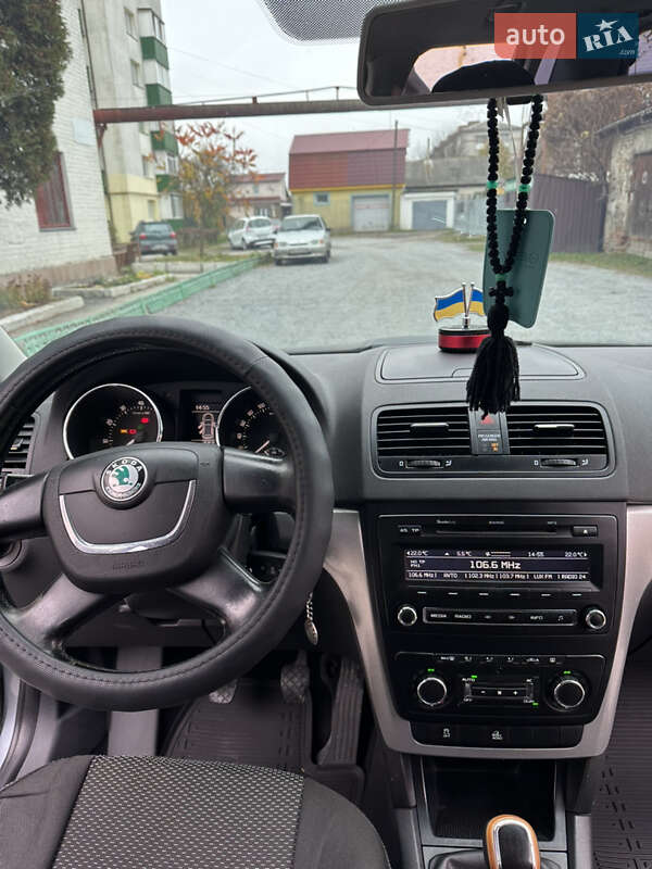 Внедорожник / Кроссовер Skoda Yeti 2013 в Звягеле