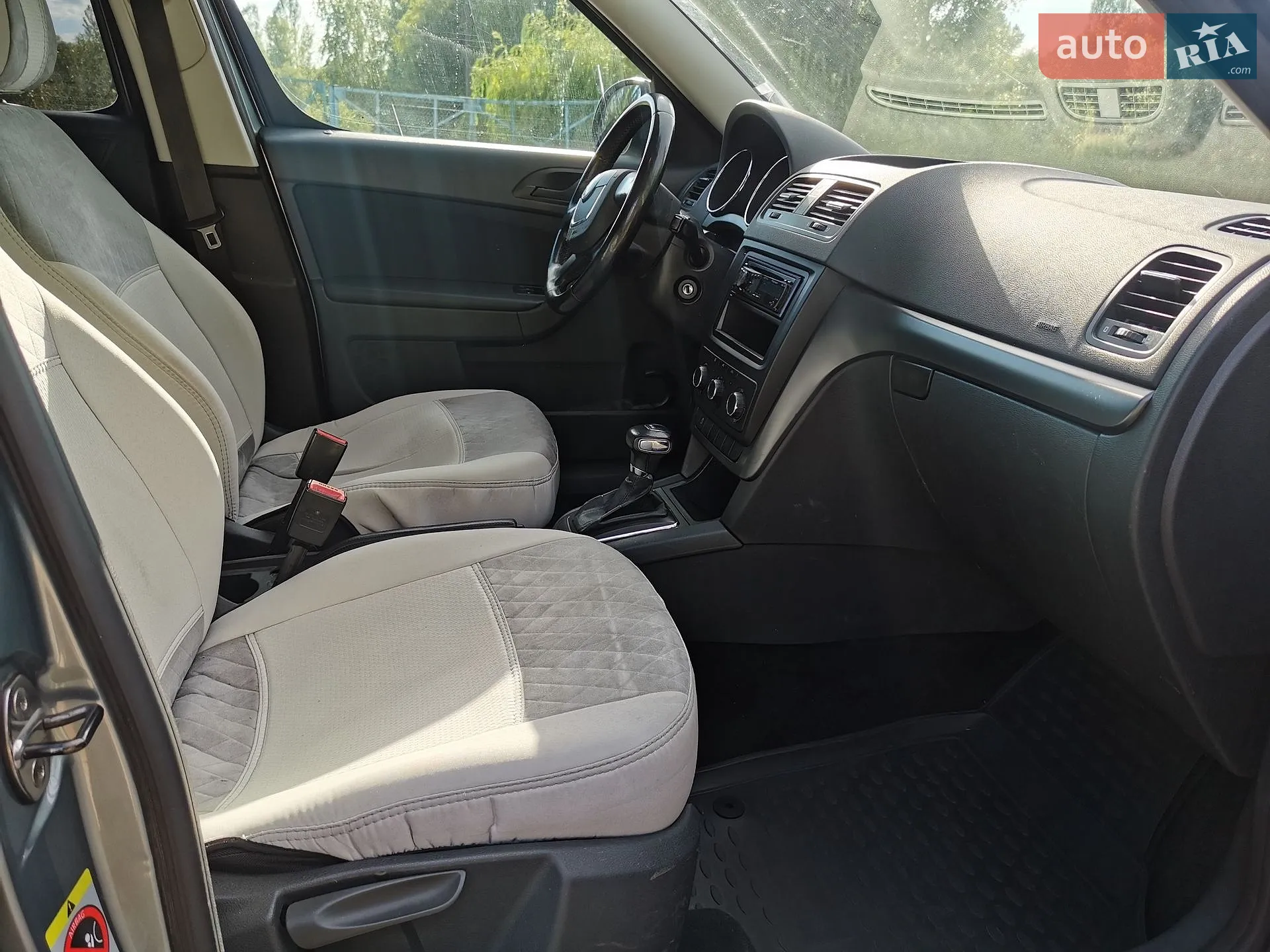 2010 Skoda Yeti - мініатюра 12