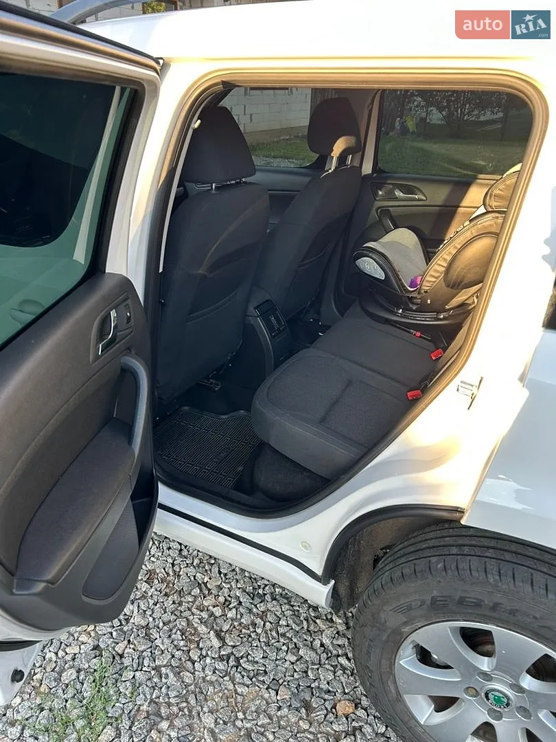 2011 Skoda Yeti - мініатюра 10