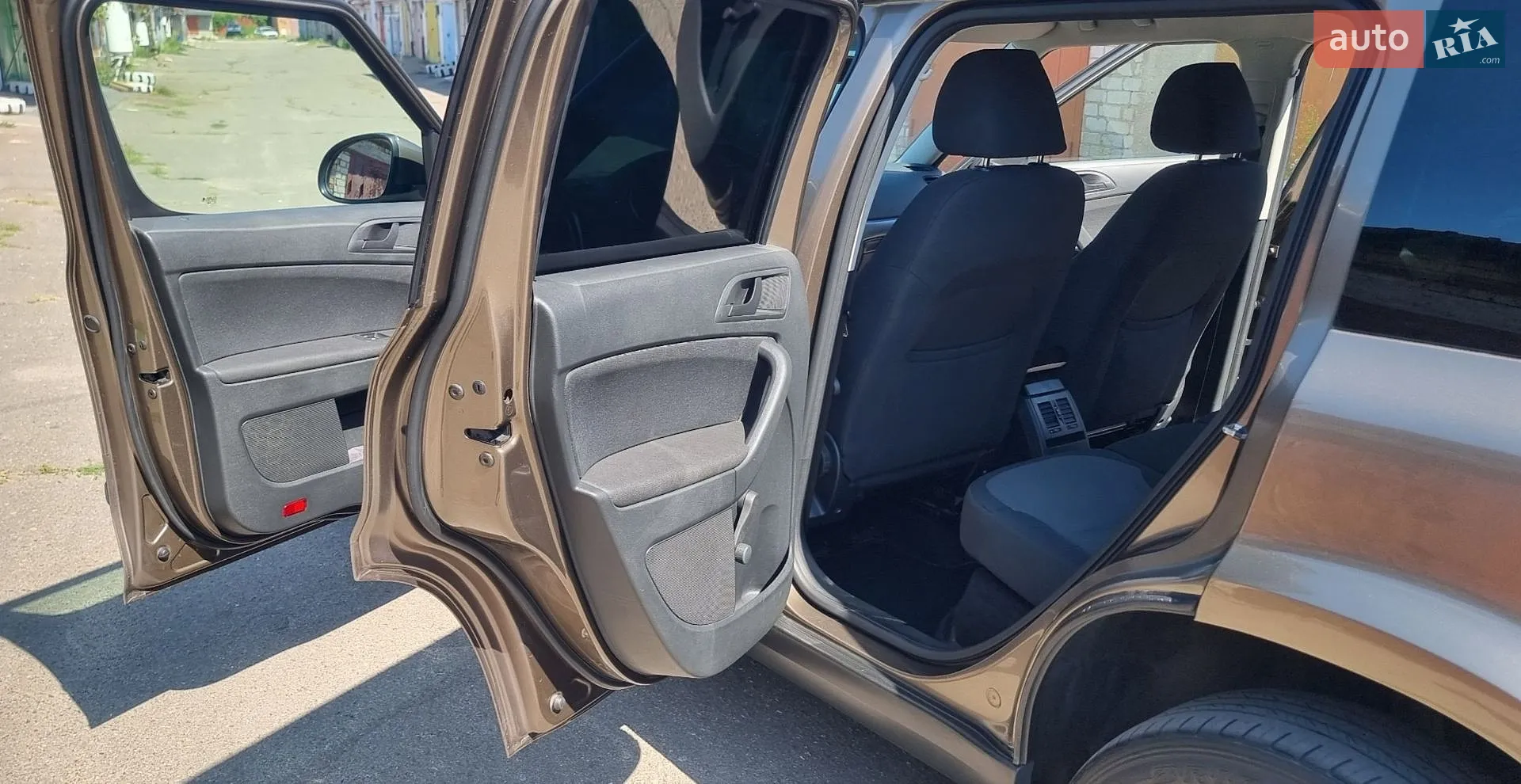 2010 Skoda Yeti - мініатюра 12