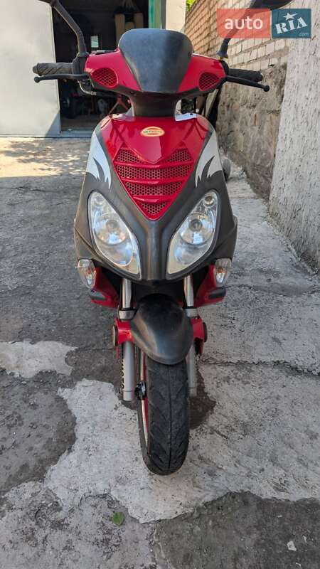 Макси-скутер SkyMoto Skystar 2008 в Запорожье