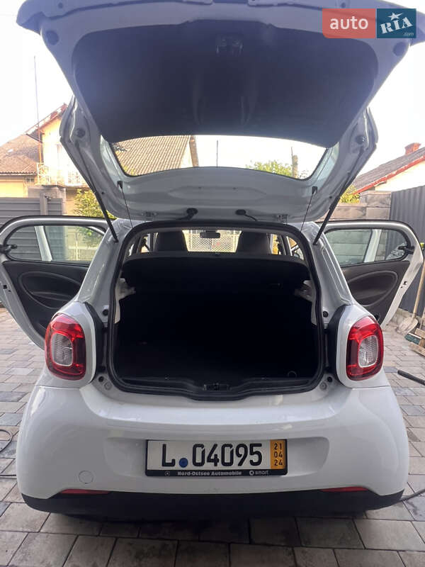 Хэтчбек Smart EQ Forfour 2021 в Самборе