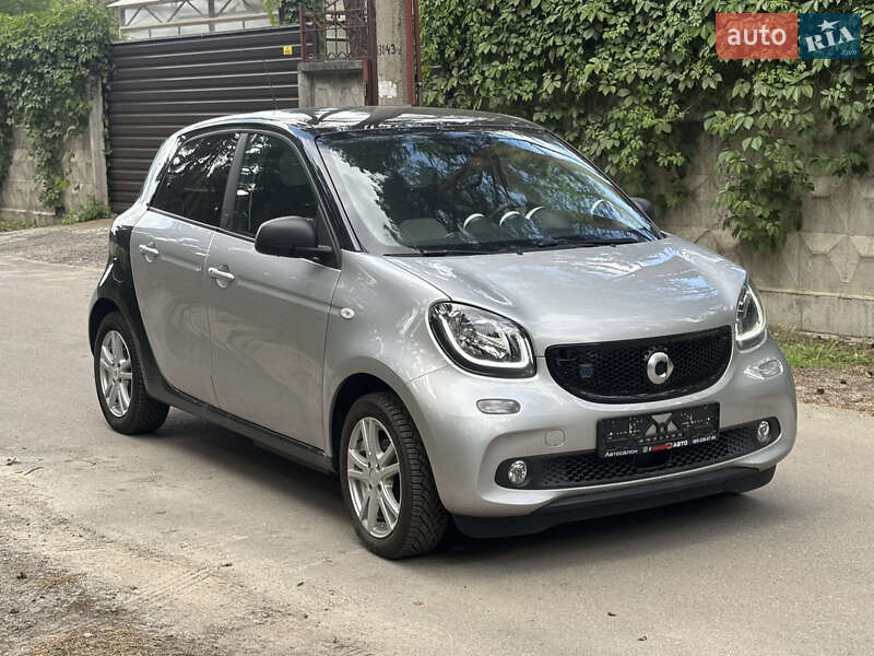 Хэтчбек Smart EQ Forfour 2020 в Киеве