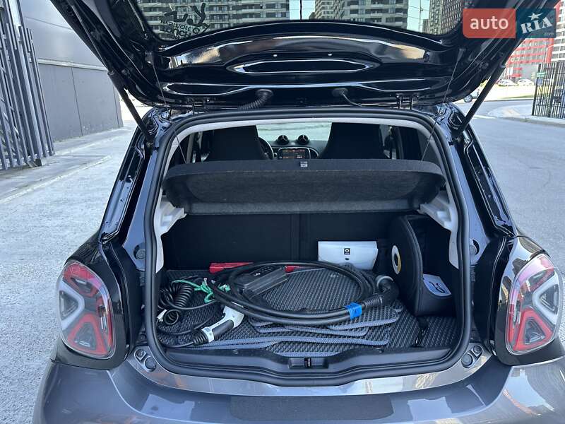 Хэтчбек Smart EQ Forfour 2020 в Киеве