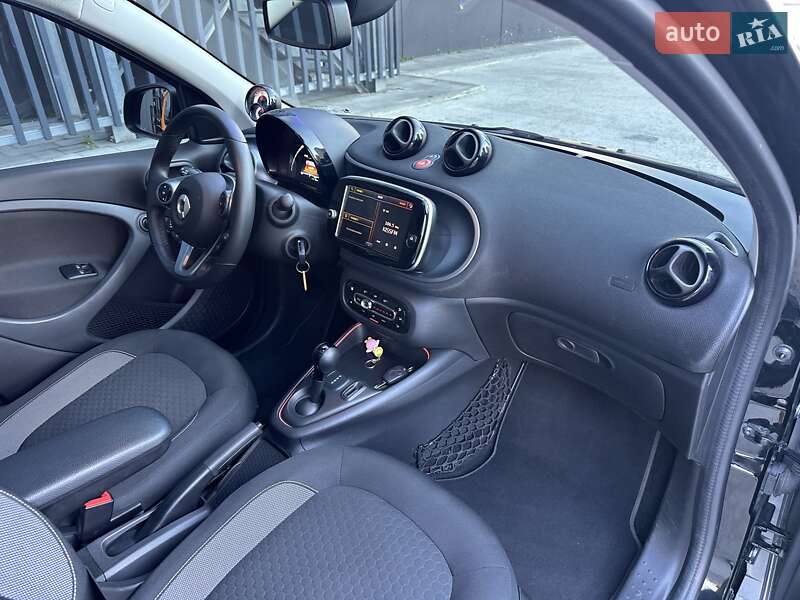 Хэтчбек Smart EQ Forfour 2020 в Киеве