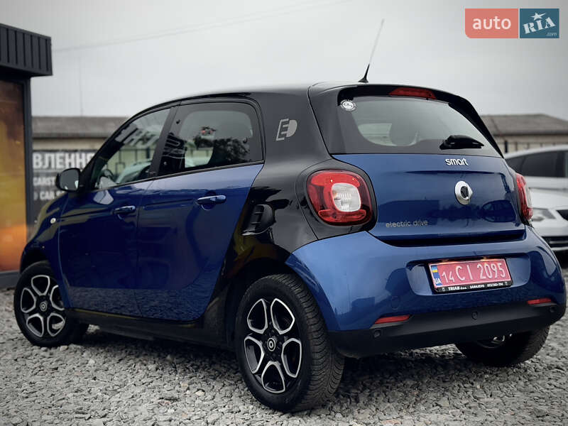 Хетчбек Smart EQ Forfour 2017 в Стрию