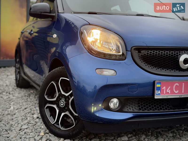 Хетчбек Smart EQ Forfour 2017 в Стрию