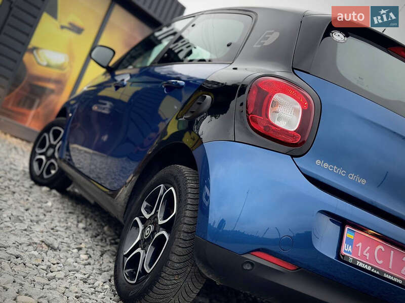 Хэтчбек Smart EQ Forfour 2017 в Стрые