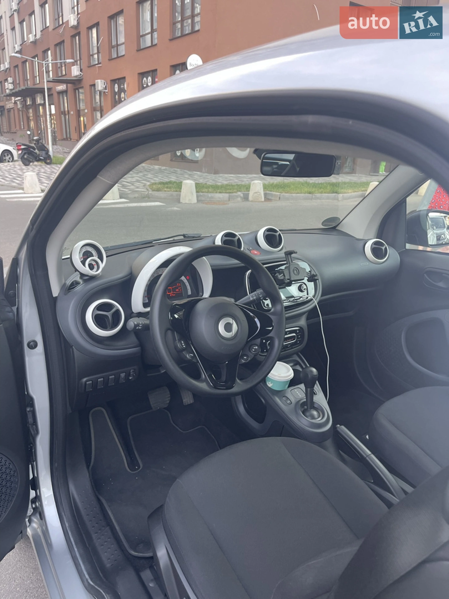 2019 Smart Fortwo - мініатюра 4