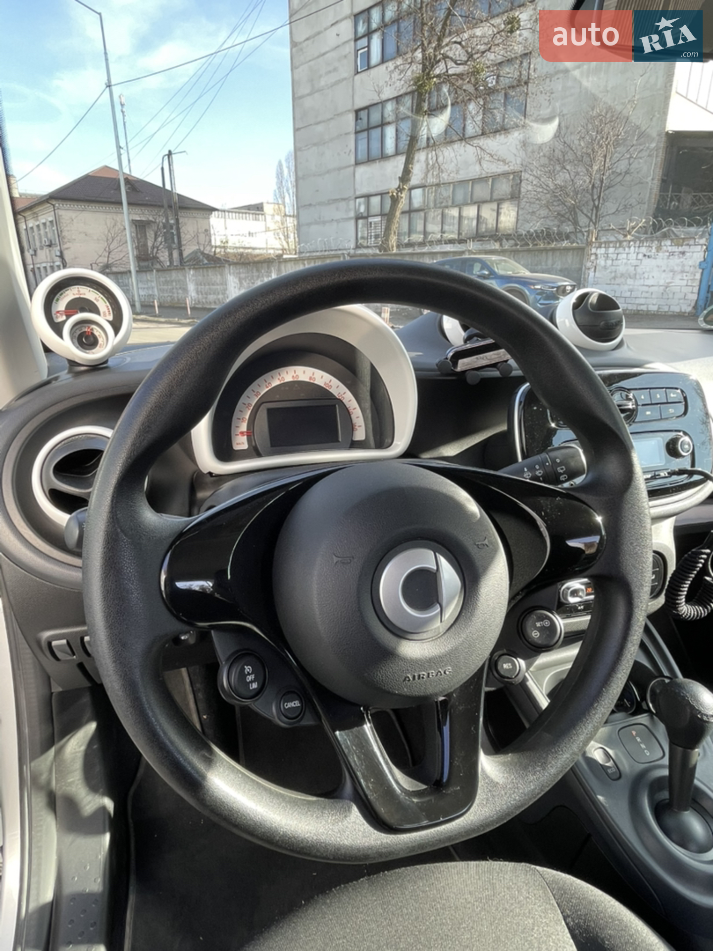 2019 Smart Fortwo - мініатюра 13