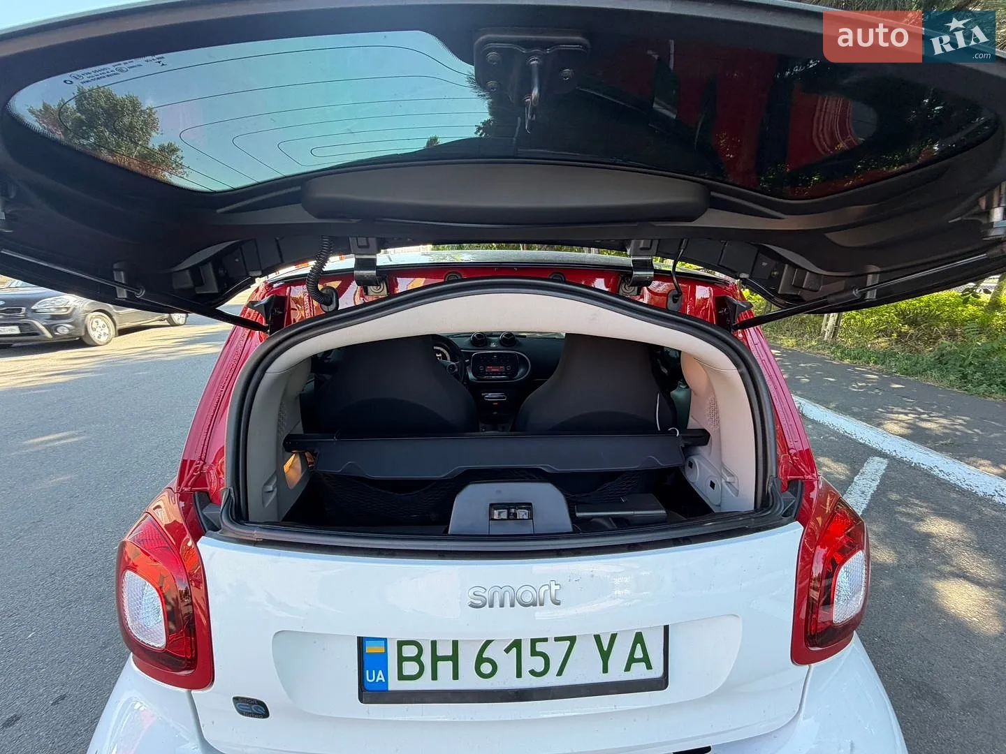 2019 Smart Fortwo - мініатюра 12