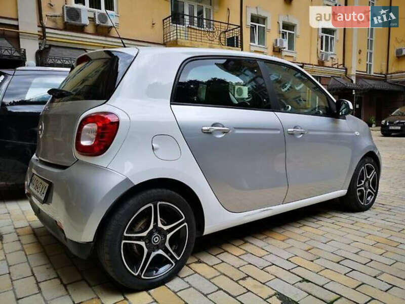 Хэтчбек Smart Forfour 2016 в Киеве
