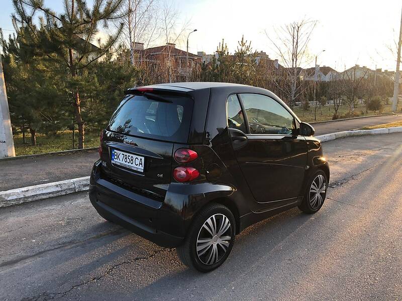Хэтчбек Smart Fortwo 2011 в 