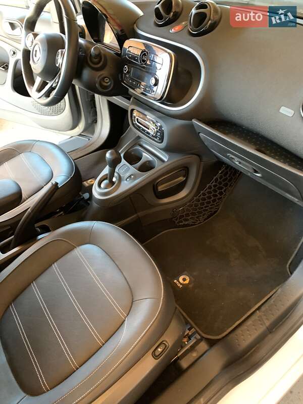 Кабриолет Smart Fortwo 2017 в Новой Долине