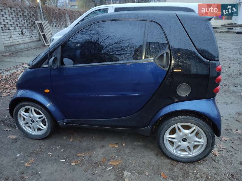 Купе Smart Fortwo 2003 в Чернівцях