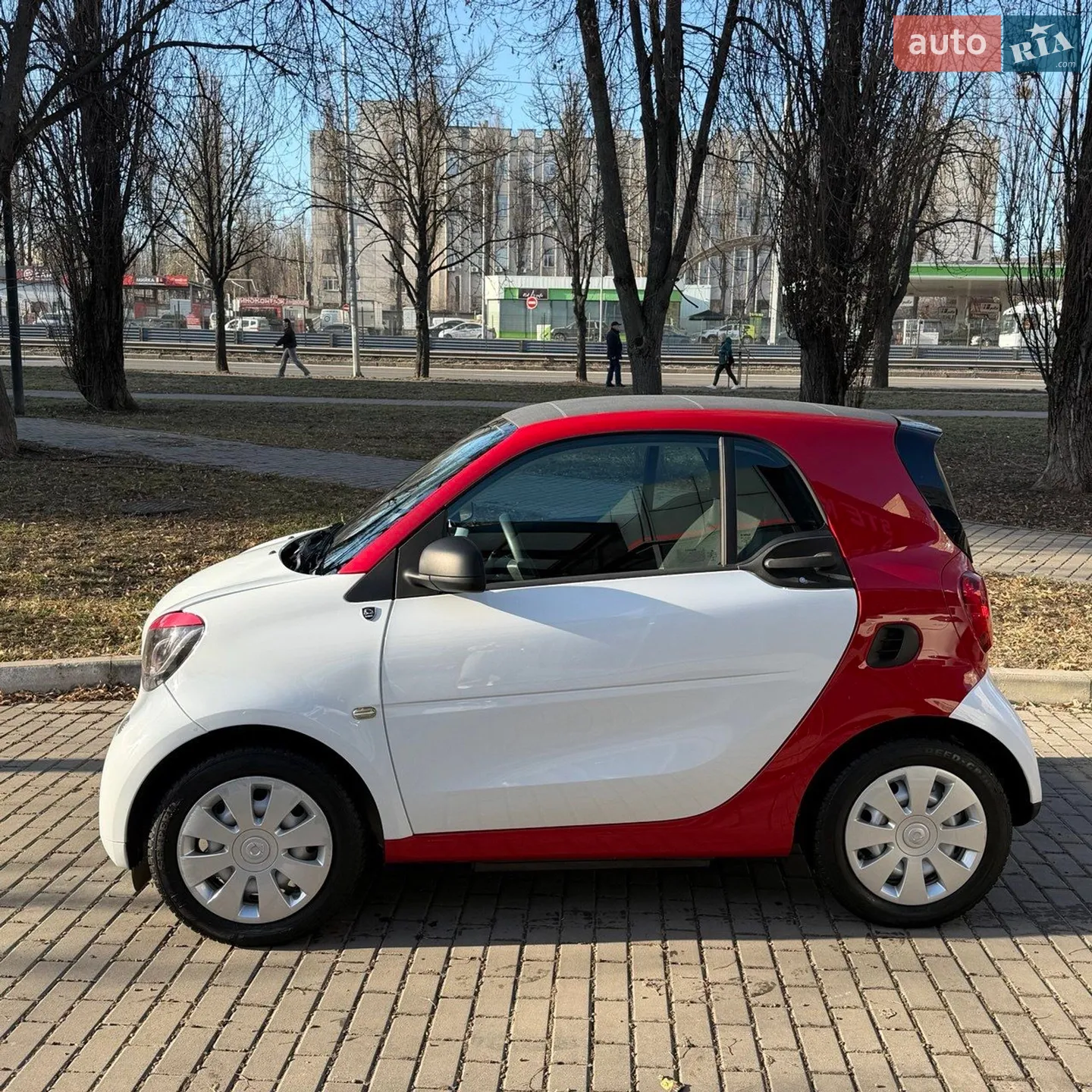 2019 Smart Fortwo - мініатюра 8